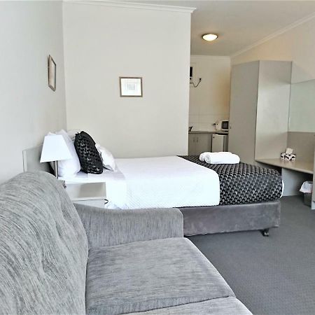Glenelg Beach Gateway Studio Apartment Exterior foto